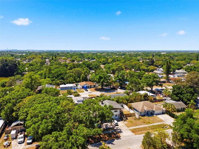 5136 68TH STREET N B, St Petersburg, FL 33709
