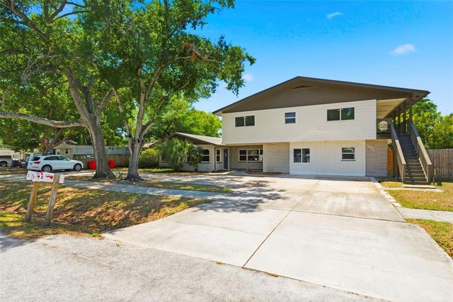 5136 68TH STREET N B, St Petersburg, FL 33709