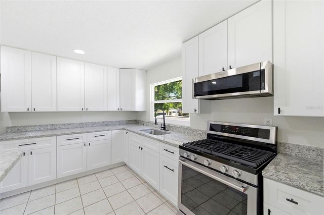 5136 68TH STREET N B, St Petersburg, FL 33709