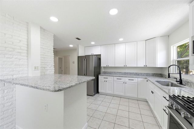 5136 68TH STREET N B, St Petersburg, FL 33709