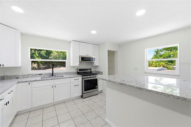 5136 68TH STREET N B, St Petersburg, FL 33709