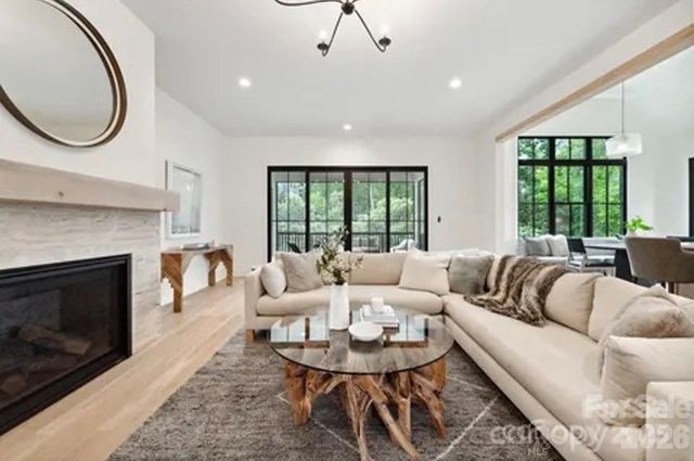 401 McDonald Avenue, Charlotte, NC 28203