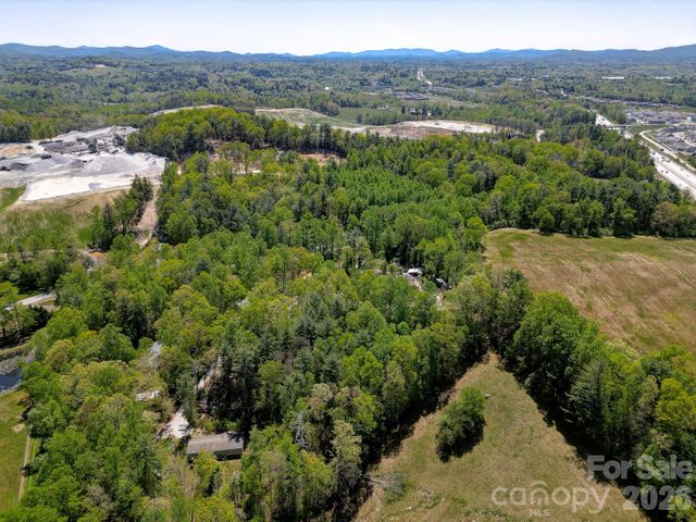 99999 Hicks Mountain Road, Hendersonville, NC 28792