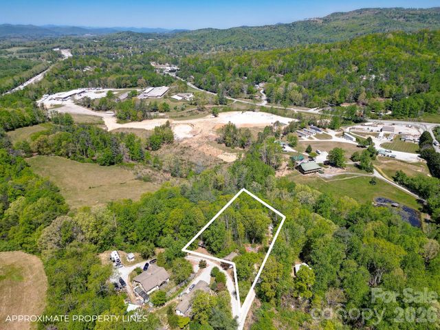 99999 Hicks Mountain Road, Hendersonville, NC 28792