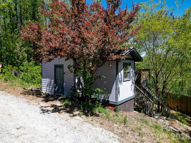 99999 Hicks Mountain Road, Hendersonville, NC 28792