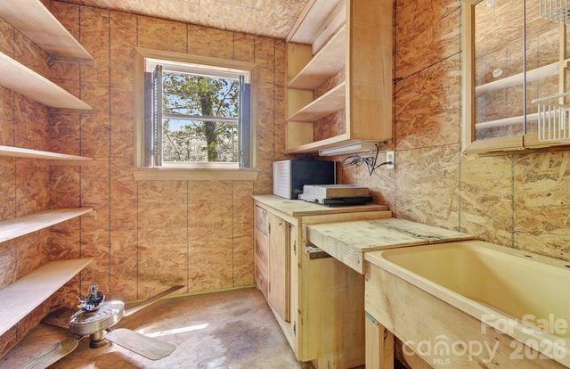 99999 Hicks Mountain Road, Hendersonville, NC 28792