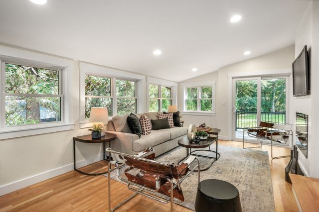 225 W Plain St, Wayland, MA 01778