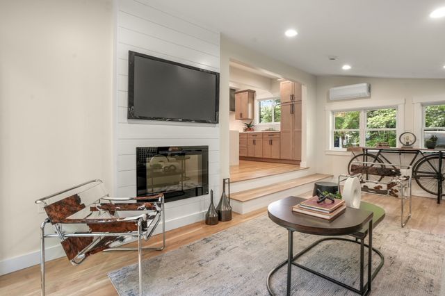 225 W Plain St, Wayland, MA 01778