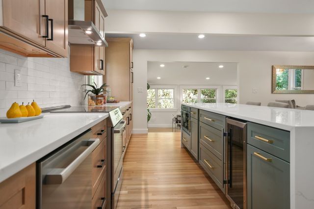 225 W Plain St, Wayland, MA 01778