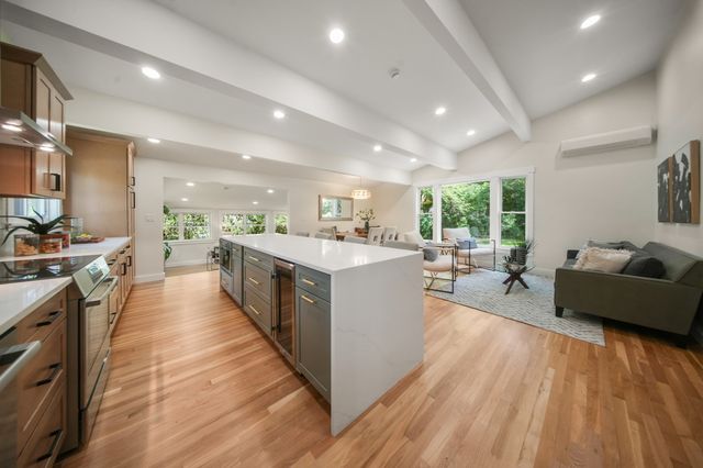 225 W Plain St, Wayland, MA 01778