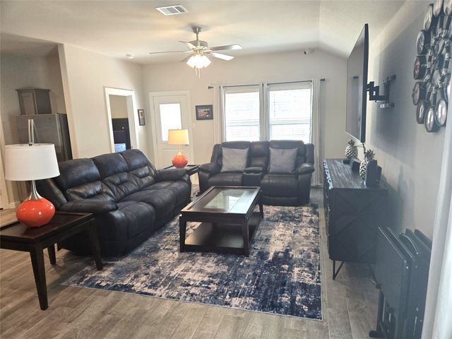 713 Griffith Park Trail, Alvarado, TX 76009