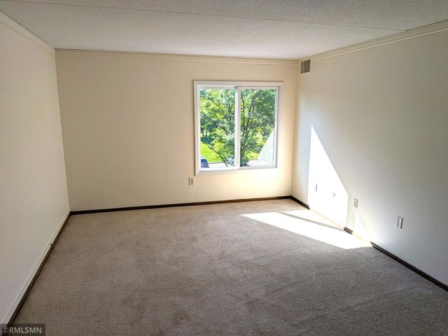 1077 Sibley Memorial Highway 506, Lilydale, MN 55118