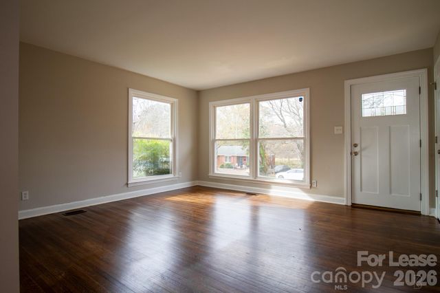 4021 Crestridge Drive, Charlotte, NC 28217