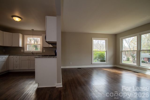 4021 Crestridge Drive, Charlotte, NC 28217