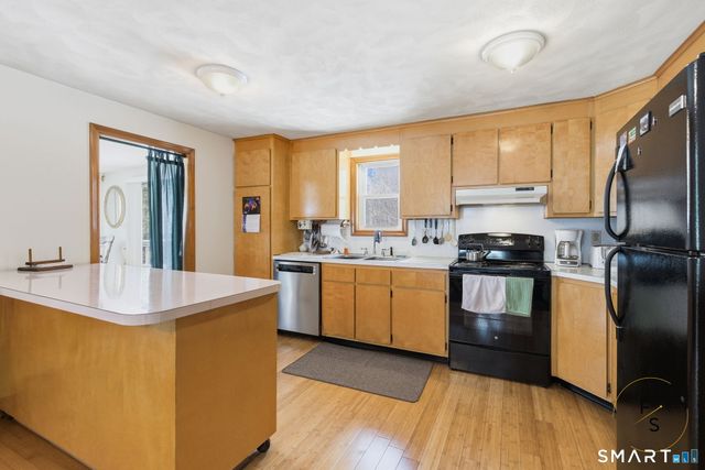 290 Gillette Road, New Hartford, CT 06057