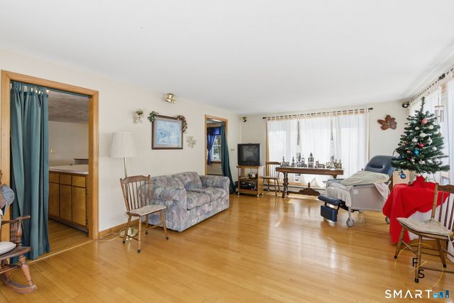 290 Gillette Road, New Hartford, CT 06057