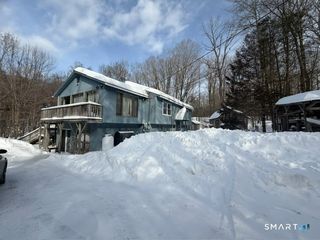 290 Gillette Road, New Hartford, CT 06057