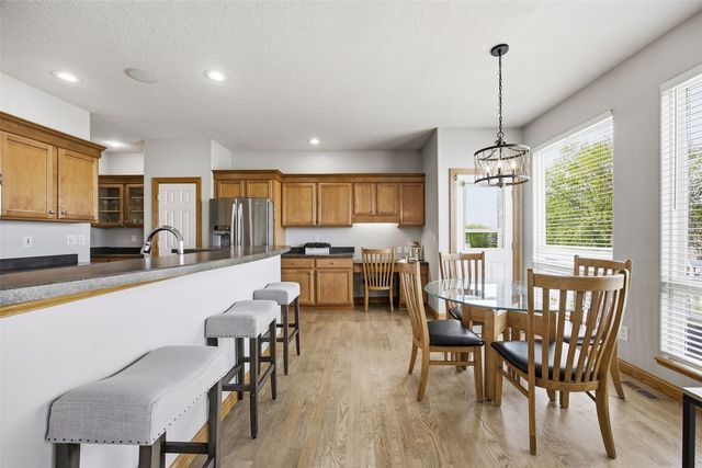 220 16th Ave Court, Hiawatha, IA 52233