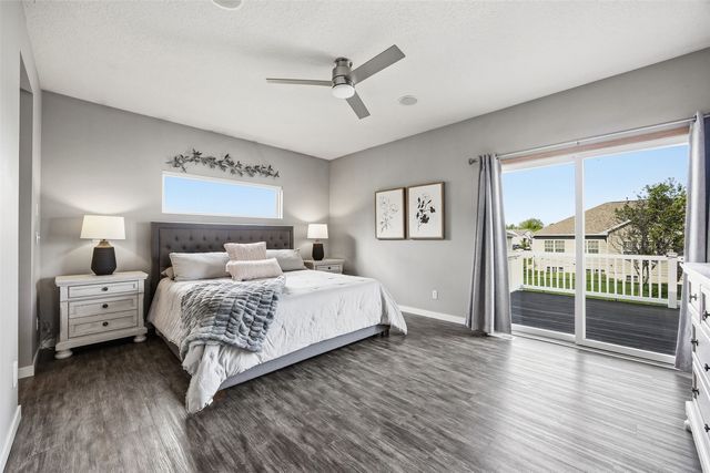 220 16th Ave Court, Hiawatha, IA 52233