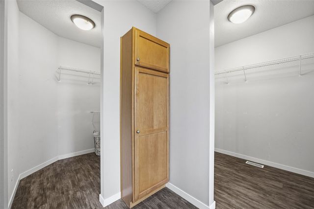 220 16th Ave Court, Hiawatha, IA 52233