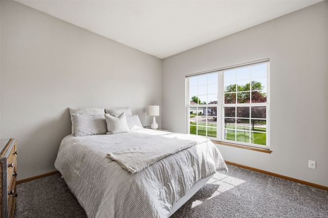 220 16th Ave Court, Hiawatha, IA 52233