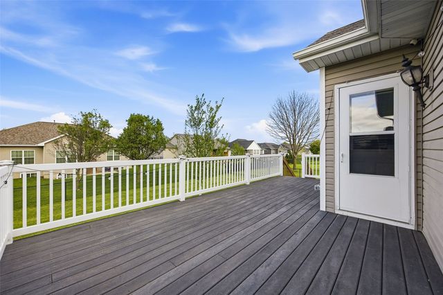 220 16th Ave Court, Hiawatha, IA 52233