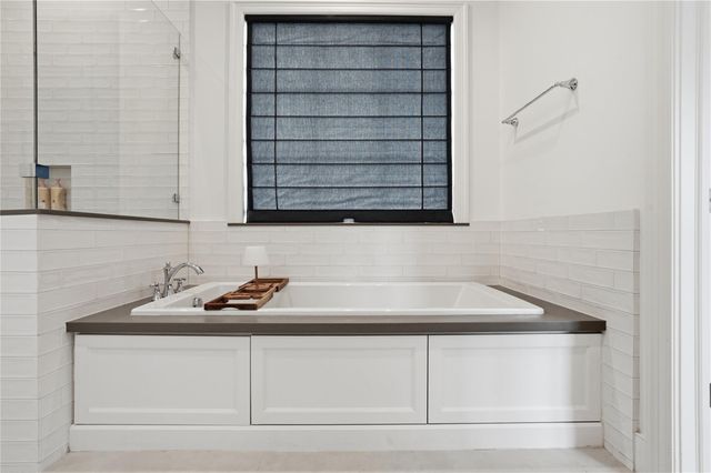 1710 Du Barry Lane, Houston, TX 77018