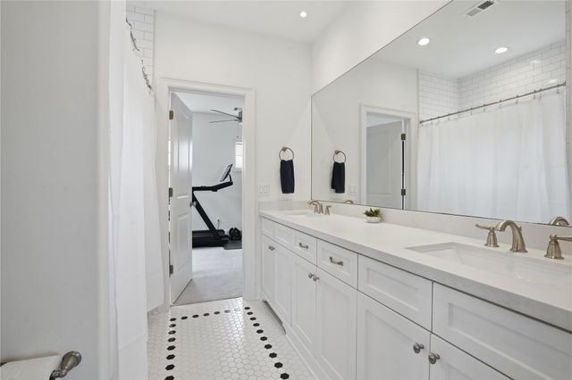 1710 Du Barry Lane, Houston, TX 77018