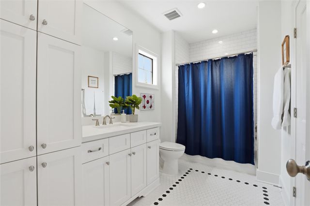 1710 Du Barry Lane, Houston, TX 77018