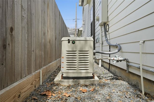 1710 Du Barry Lane, Houston, TX 77018