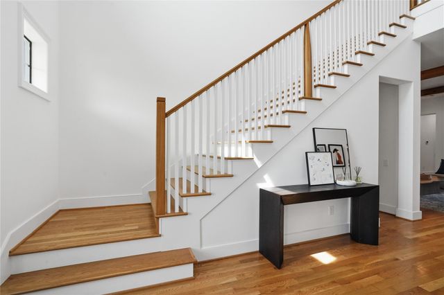 1710 Du Barry Lane, Houston, TX 77018