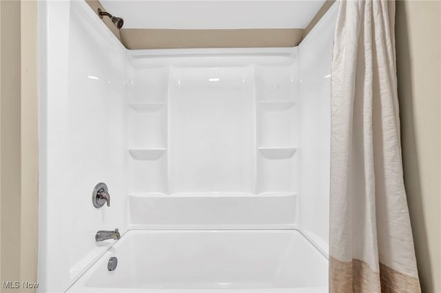 112 Grove Drive, Ashtabula, OH 44004