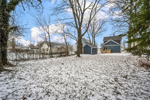 112 Grove Drive, Ashtabula, OH 44004