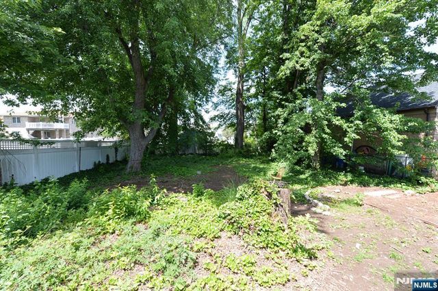295 Lanza Avenue, Saddle Brook, NJ 07663