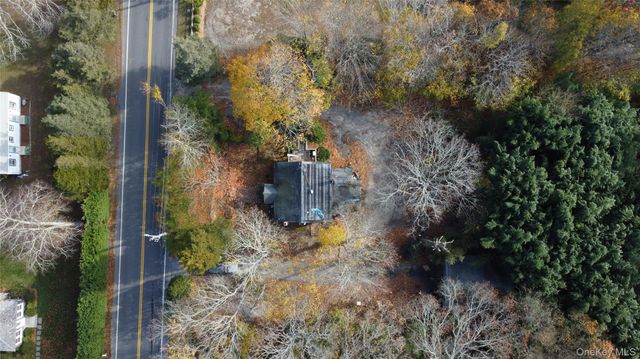 78 Bay Avenue W, Hampton Bays, NY 11946