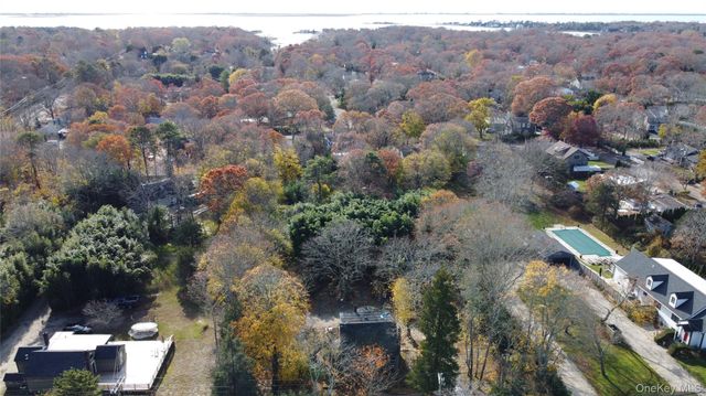 78 Bay Avenue W, Hampton Bays, NY 11946