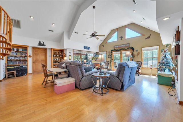 531 Brookwood RD, Wirtz, VA 24184