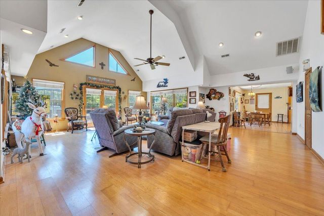 531 Brookwood RD, Wirtz, VA 24184