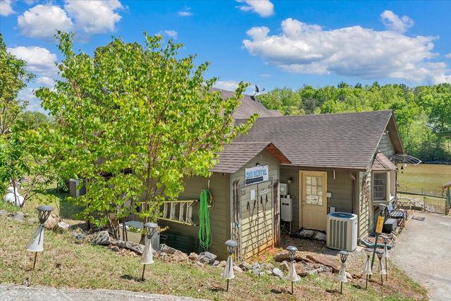 531 Brookwood RD, Wirtz, VA 24184