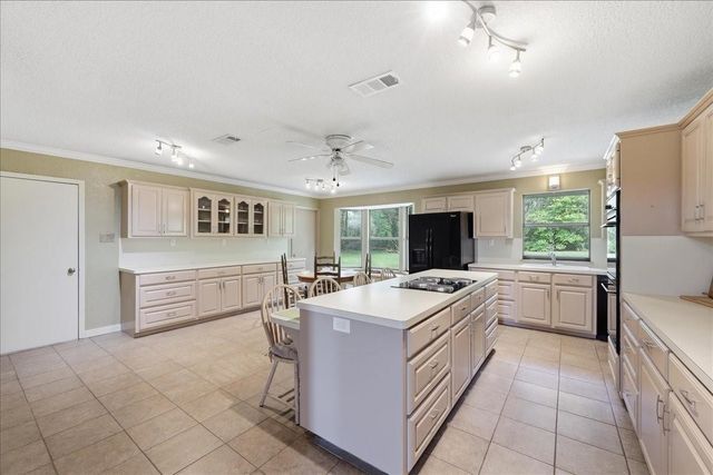 3010 Kelley Street, Orange, TX 77630