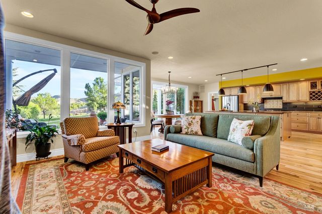 12721 N Schicks Ridge Rd, Boise, ID 83714