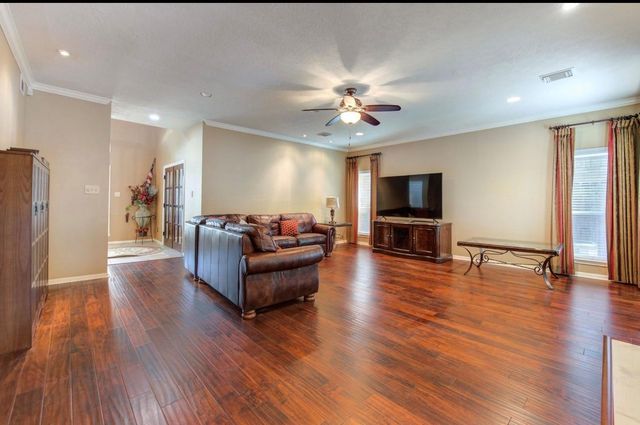 13515 Jessica Lane, Houston, TX 77069