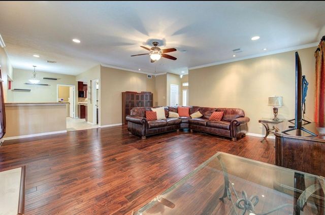 13515 Jessica Lane, Houston, TX 77069