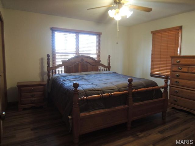 405 W Spring Street, Greenville, IL 62246