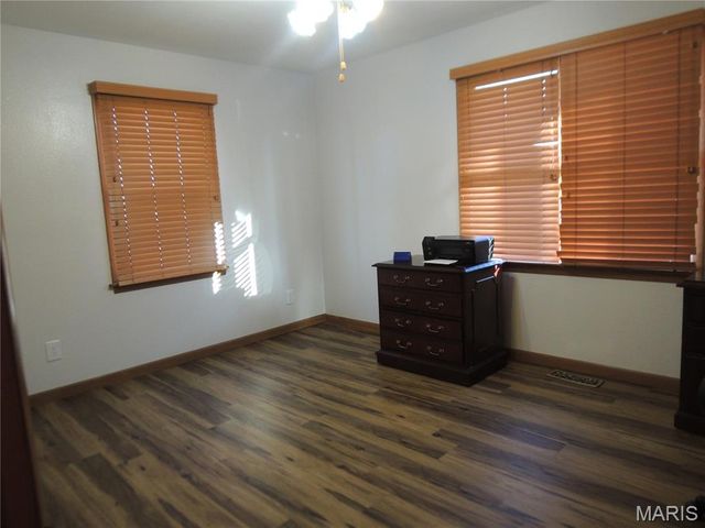 405 W Spring Street, Greenville, IL 62246