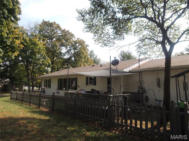 405 W Spring Street, Greenville, IL 62246