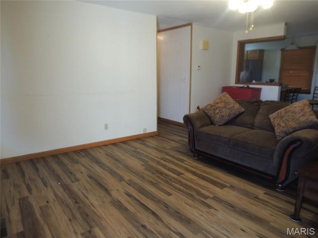 405 W Spring Street, Greenville, IL 62246