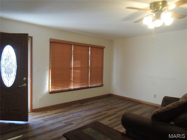 405 W Spring Street, Greenville, IL 62246