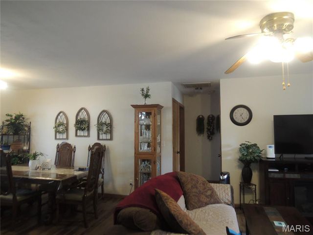 405 W Spring Street, Greenville, IL 62246