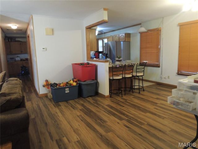 405 W Spring Street, Greenville, IL 62246